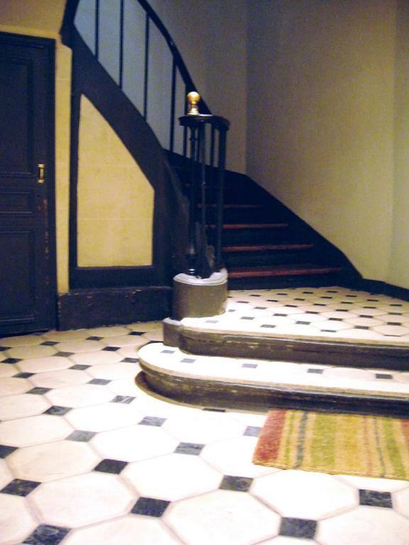 Private In A Parisian Homestay! - Close To It All! * Parijs