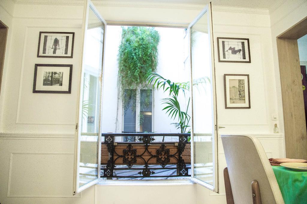 Private In A Parisian Homestay! - Close To It All! Accommodatie bij particulieren *
