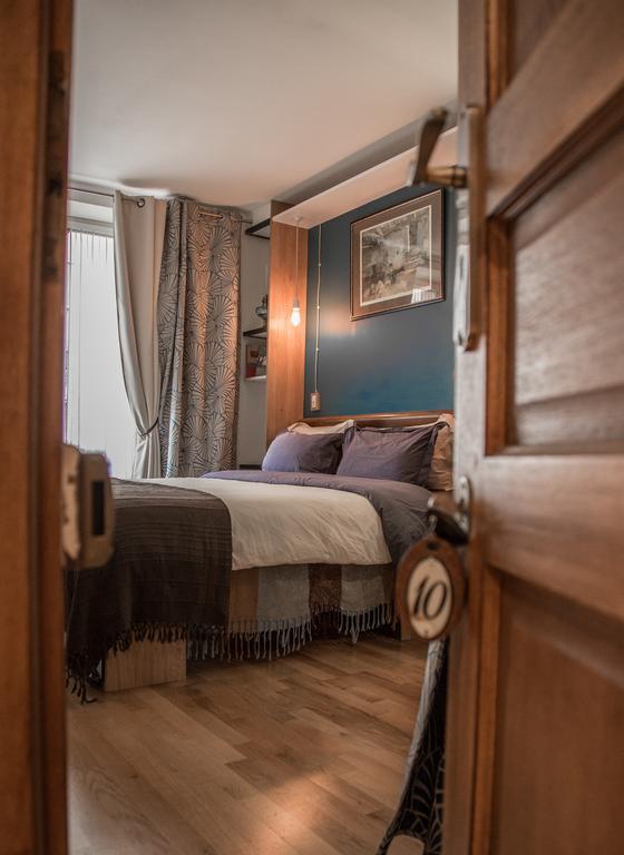 De La Grande Porte Habitación en casa particular *